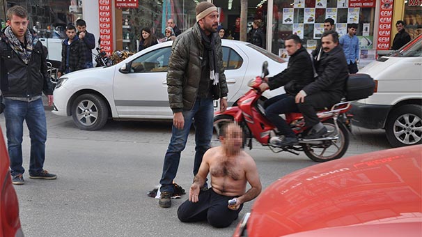 Kendisini şefine şikayet eden arkadaşına kızdı, sonra da...