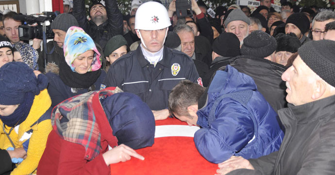 Doğum gününe 2 gün vardı, son yolculuğuna 10 bin kişi uğurladı