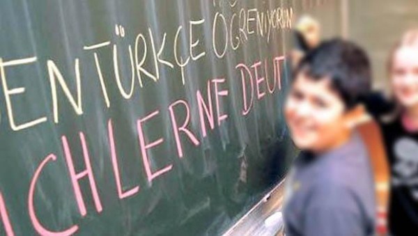 ‘Eğer önlem alınmazsa Türkçe dersi tarihe karışacak’