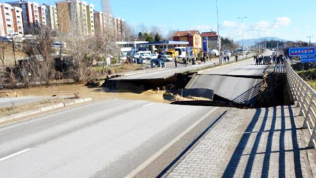 SEL NEDENİYLE SAFRANBOLU’DA HAREKETLİ SAATLER YAŞANDI