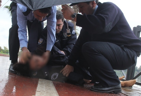 Adana'da ölmek isteyen kadını komiser hayata döndürdü
