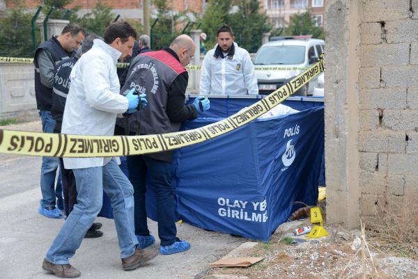 19 yaşındaki genç, sokak ortasında ölü bulundu
