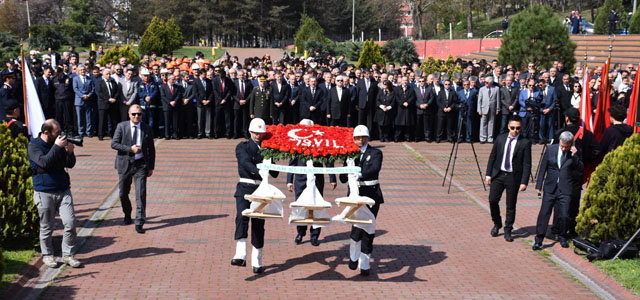 Kutlamalar Atatürk Anıtı’nda başladı