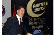 CUMHURBAŞKANI BAŞDANIŞMASI MALKOÇ ÖĞRENCİLERE YENİ ANAYASA BEKLENTİLERİNİ ANLATTI
