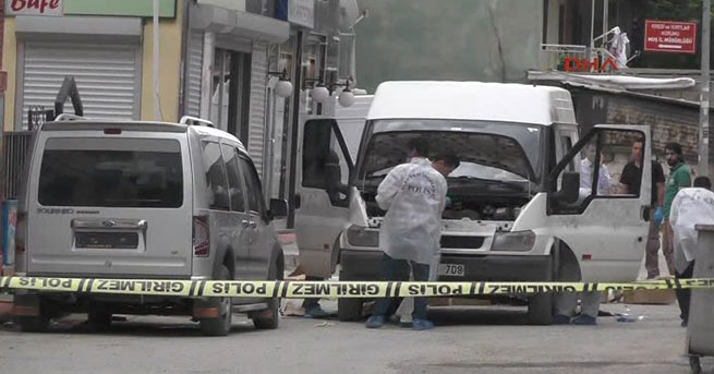 Muş'ta Vali Konağı yakınında bomba yüklü minibüs