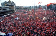 Taksim'deki Cumhuriyet ve Demokrasi mitingi