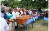 TIR FACİASINDA ÖLENLER TOPRAĞA VERİLD
