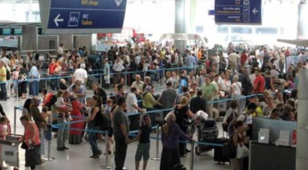 Kamu çalışanlarına yurt dışına çıkış yasağı konuldu