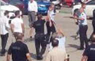 Adliye fena karıştı!..Polis kavgayı havaya ateş ederek yatıştırdı