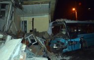 Karabük'te Halk Otobüsü Eve Girdi: 6 Yaralı