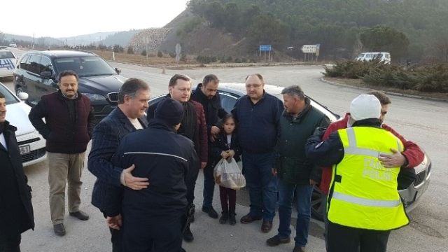 AK Parti Karabük Teşkilatı Polis Noktalarını Ziyaret Ederek Polise Destek Verdi