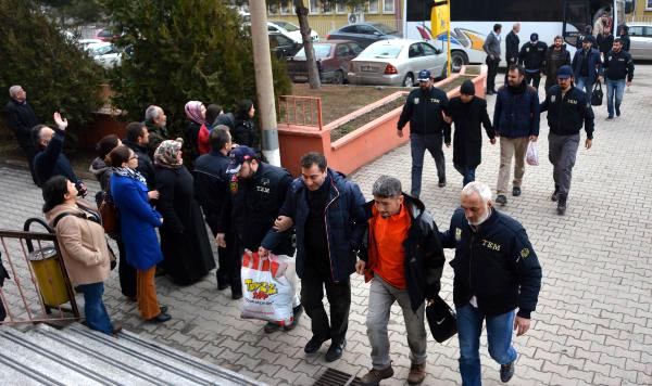 Karabük'te 10 Polis Fetö'den Adliyede