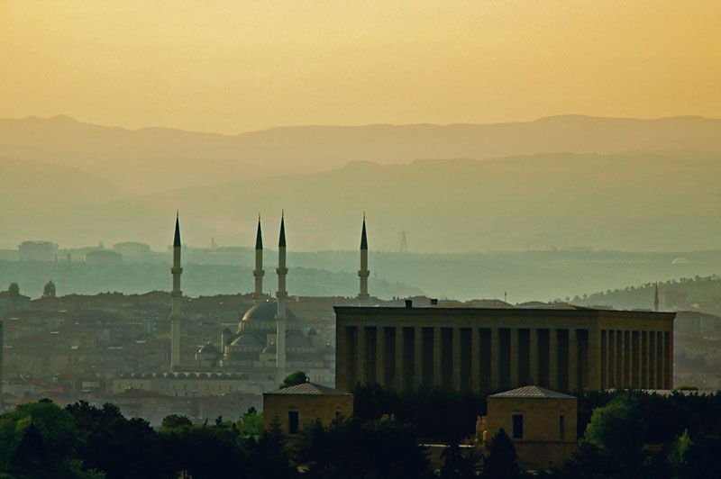 ALPARSLAN BAŞEĞMEZ YAZIYOR... BAYRAMLAR...